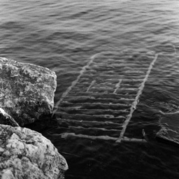 Dérives or How a fragility was overcome (but not in this book)