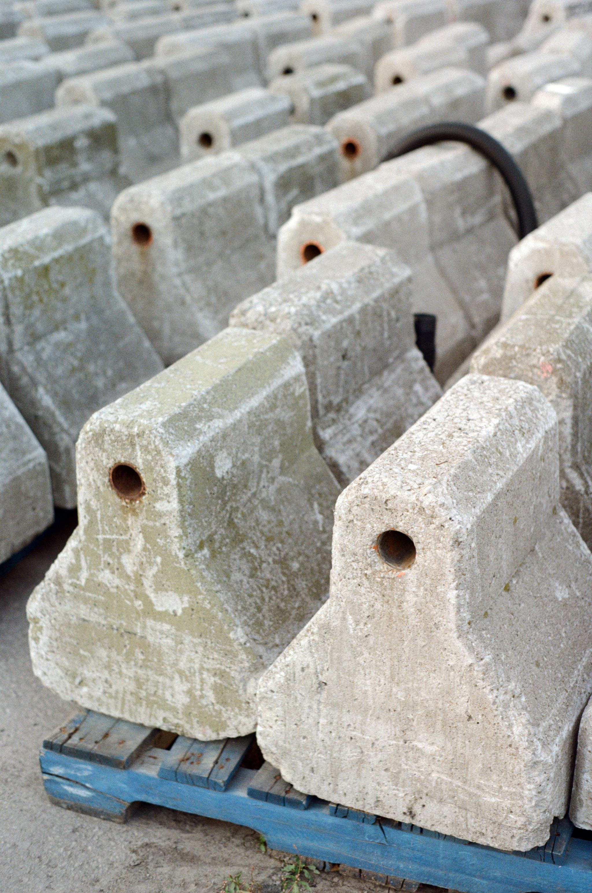 Dérives or How a fragility was overcome (but not in this book)