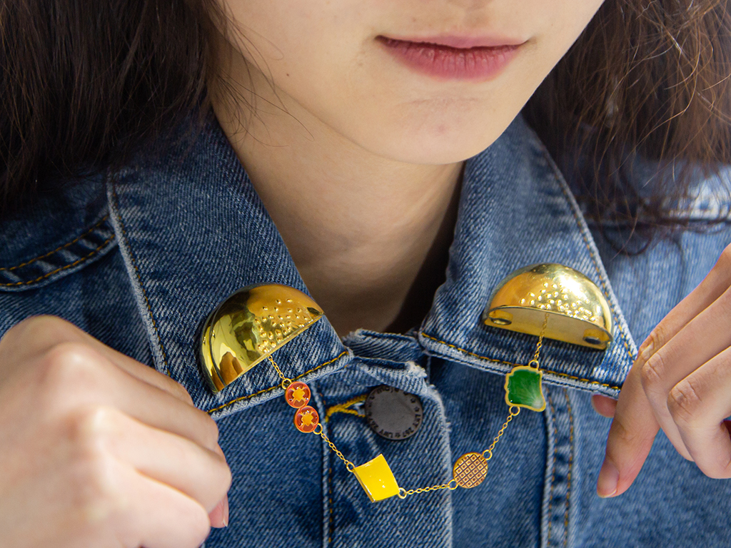 FOOD LOTTERY (Burger collar pin)