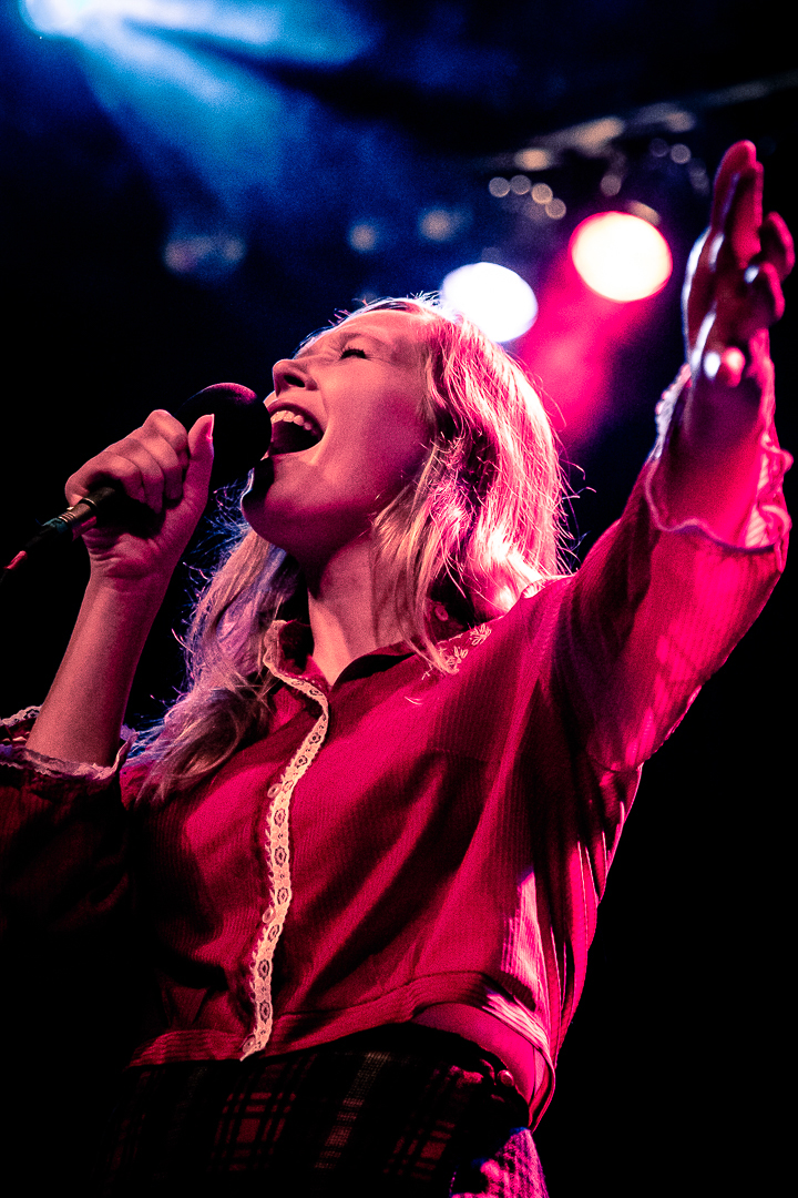 Julia Jacklin @ Phoenix Concert Theatre, November 12, 2019.