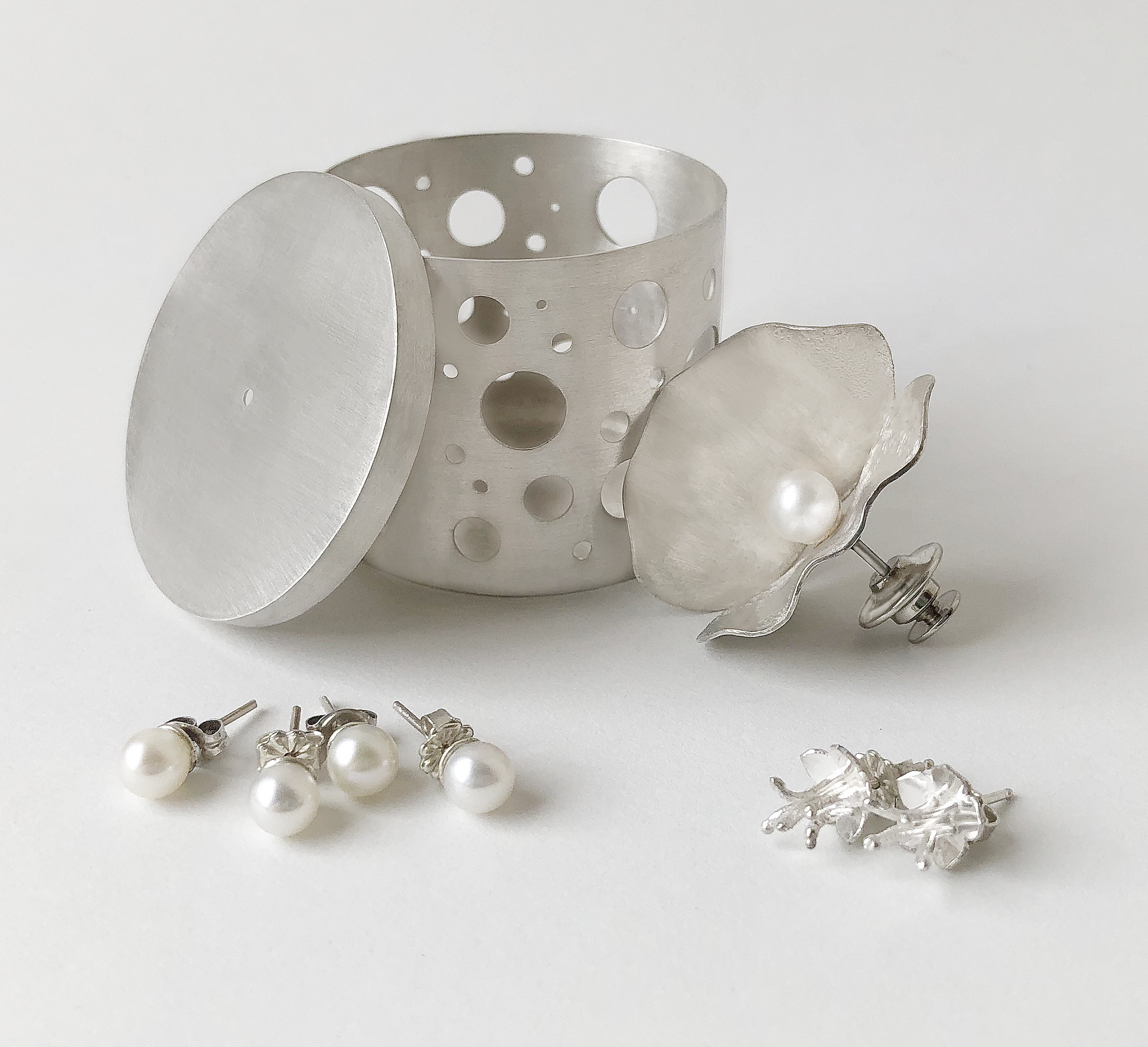 Aphrodite's Sea Foam Box (Disassembled)