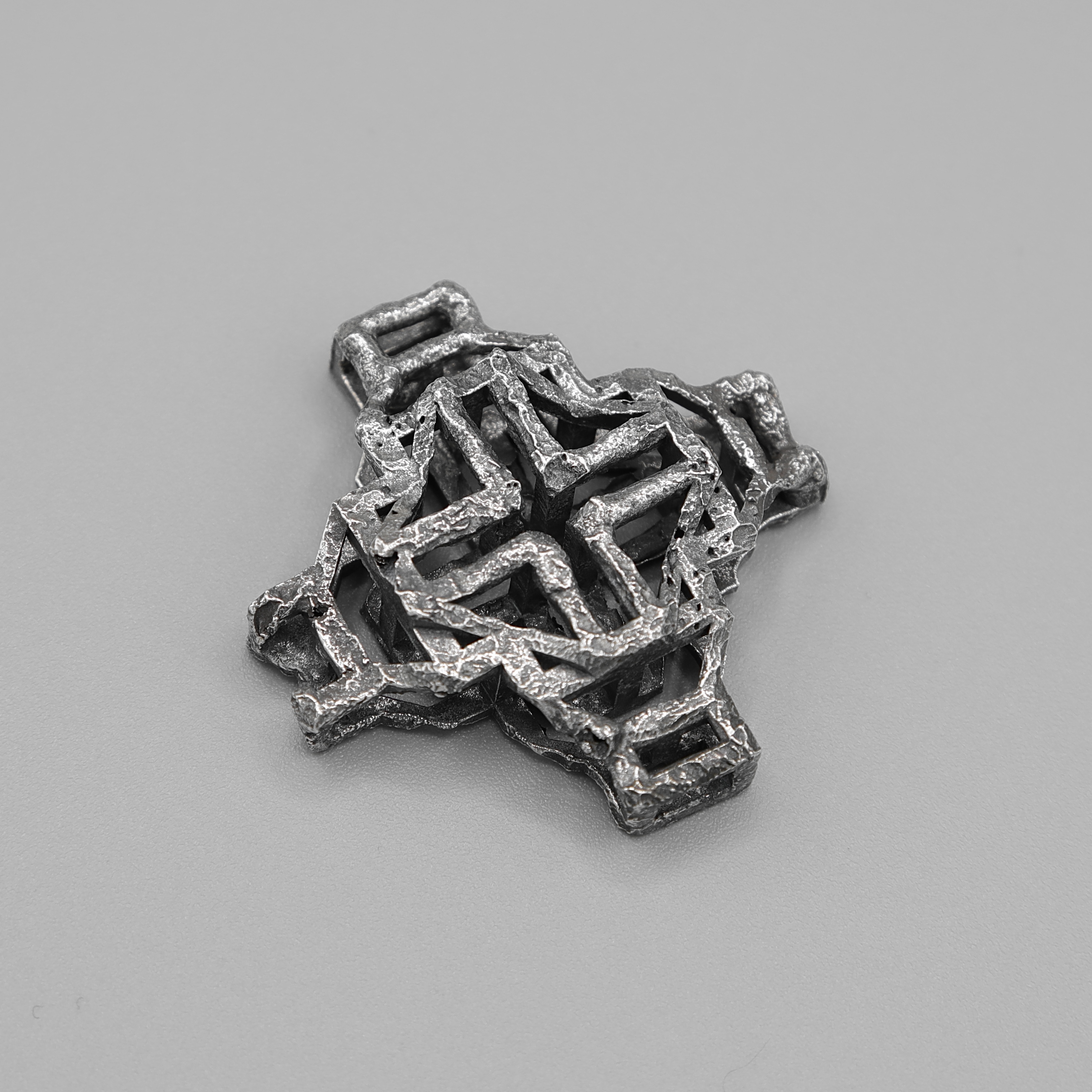 07 Brooch (eroded)