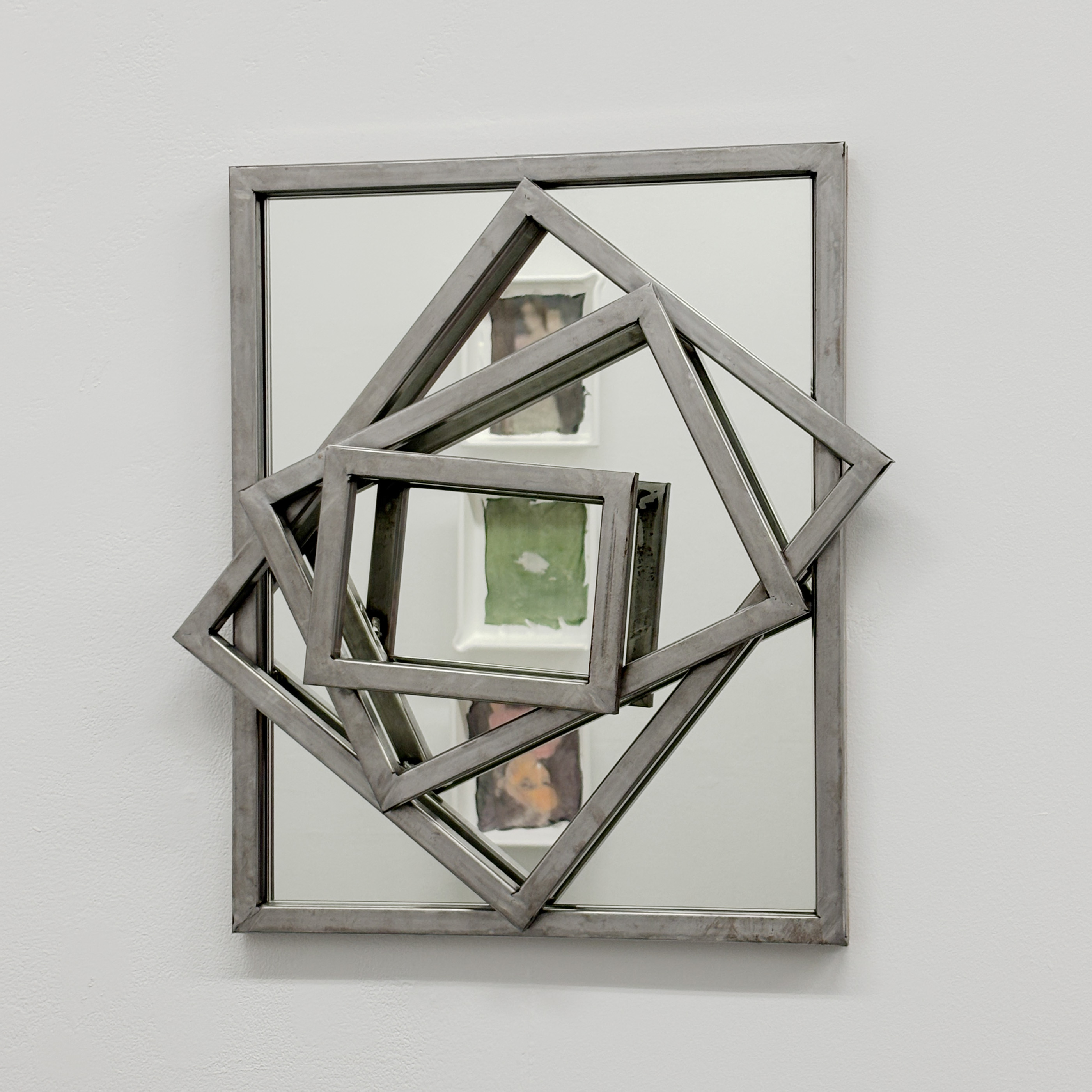 A Mirror That Forgets, A Frame That Spirals