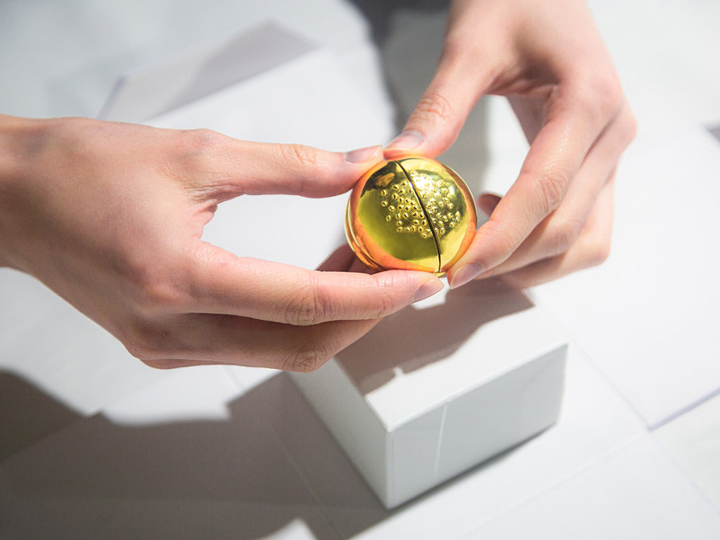 FOOD LOTTERY (Burger collar pin)