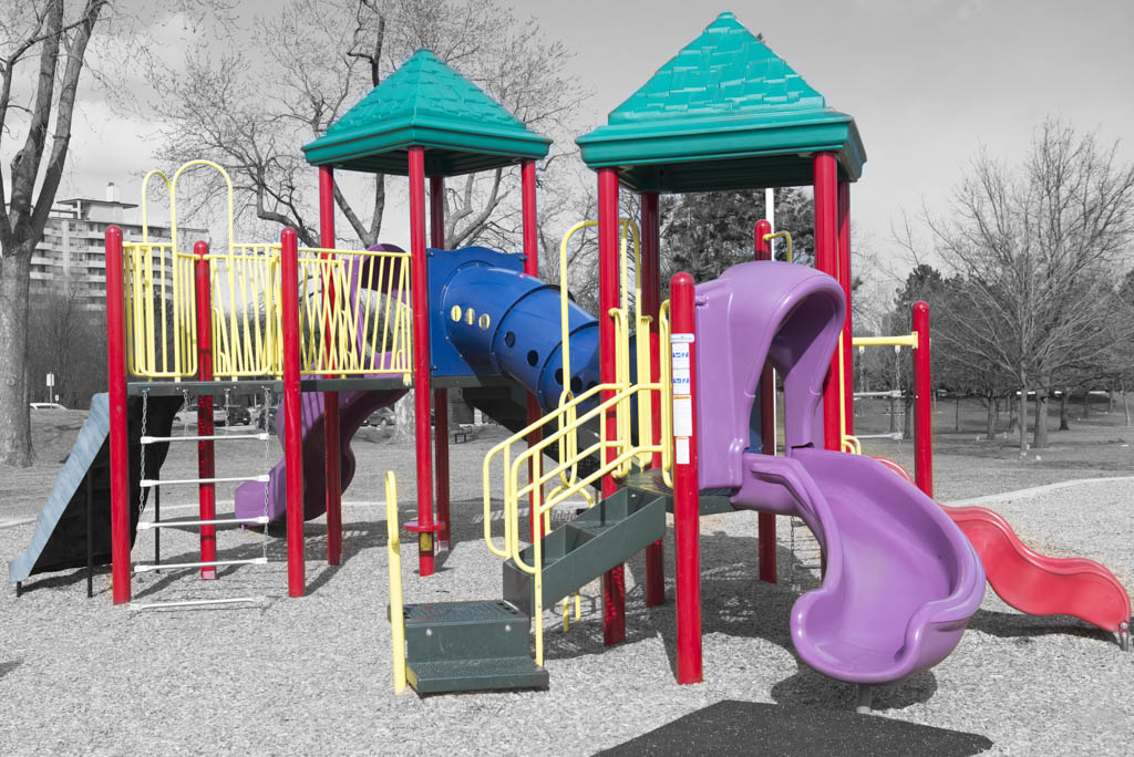 Colourless life, Colourful Playground