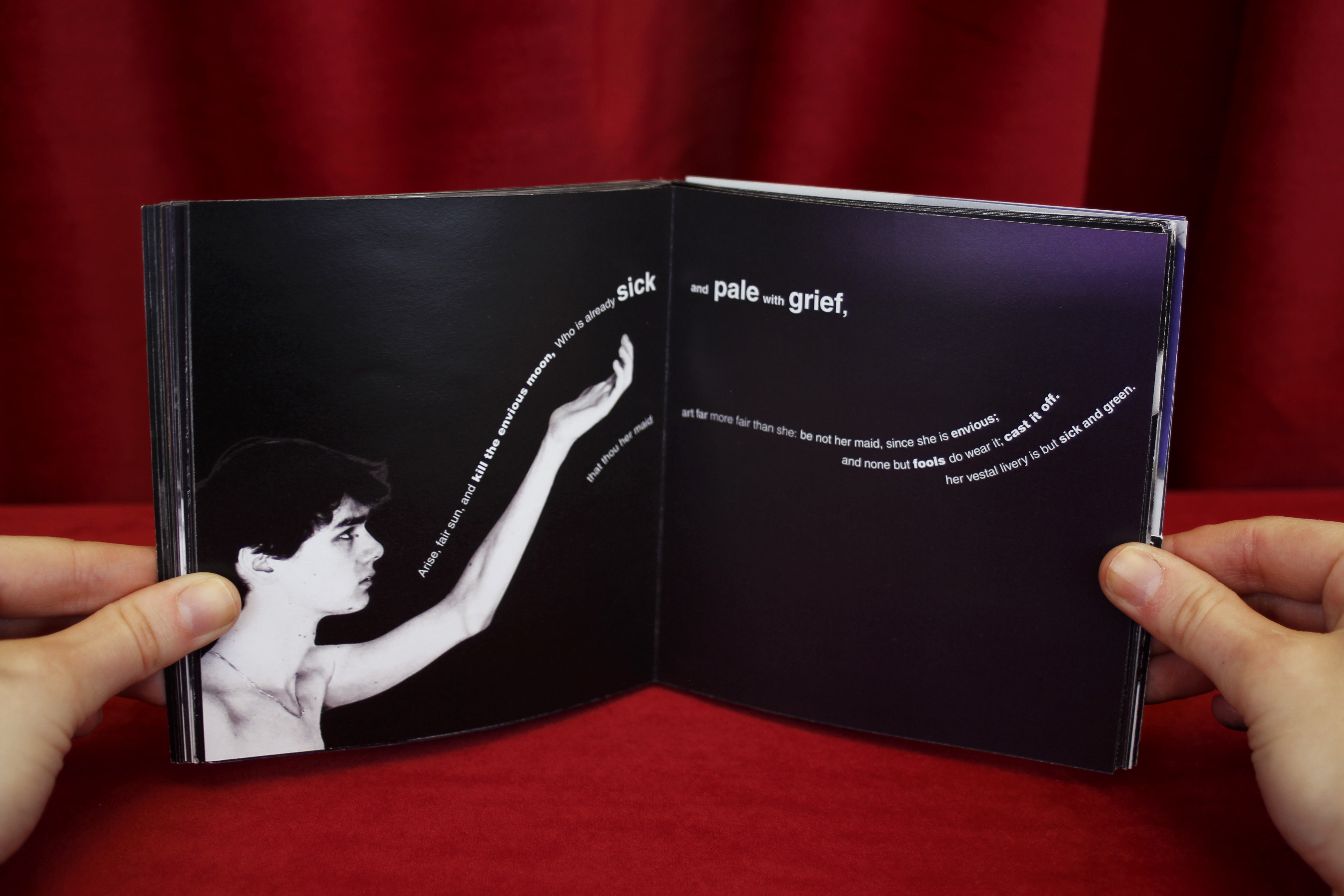 Romeo & Juliet (Sheakespeare: From Stage to Page)