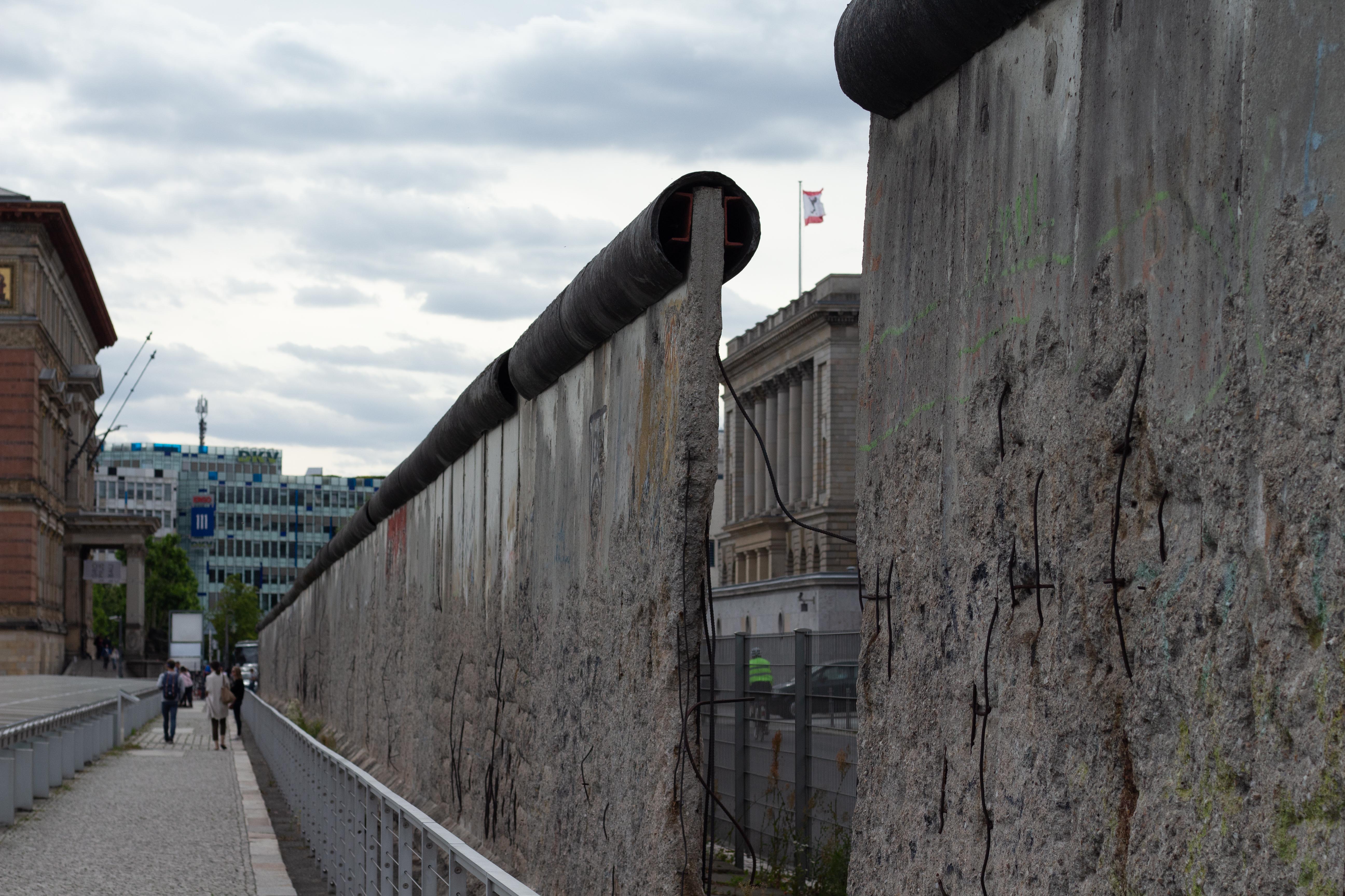 Berlin Wall Souvenirs and Corporeal Simulacra