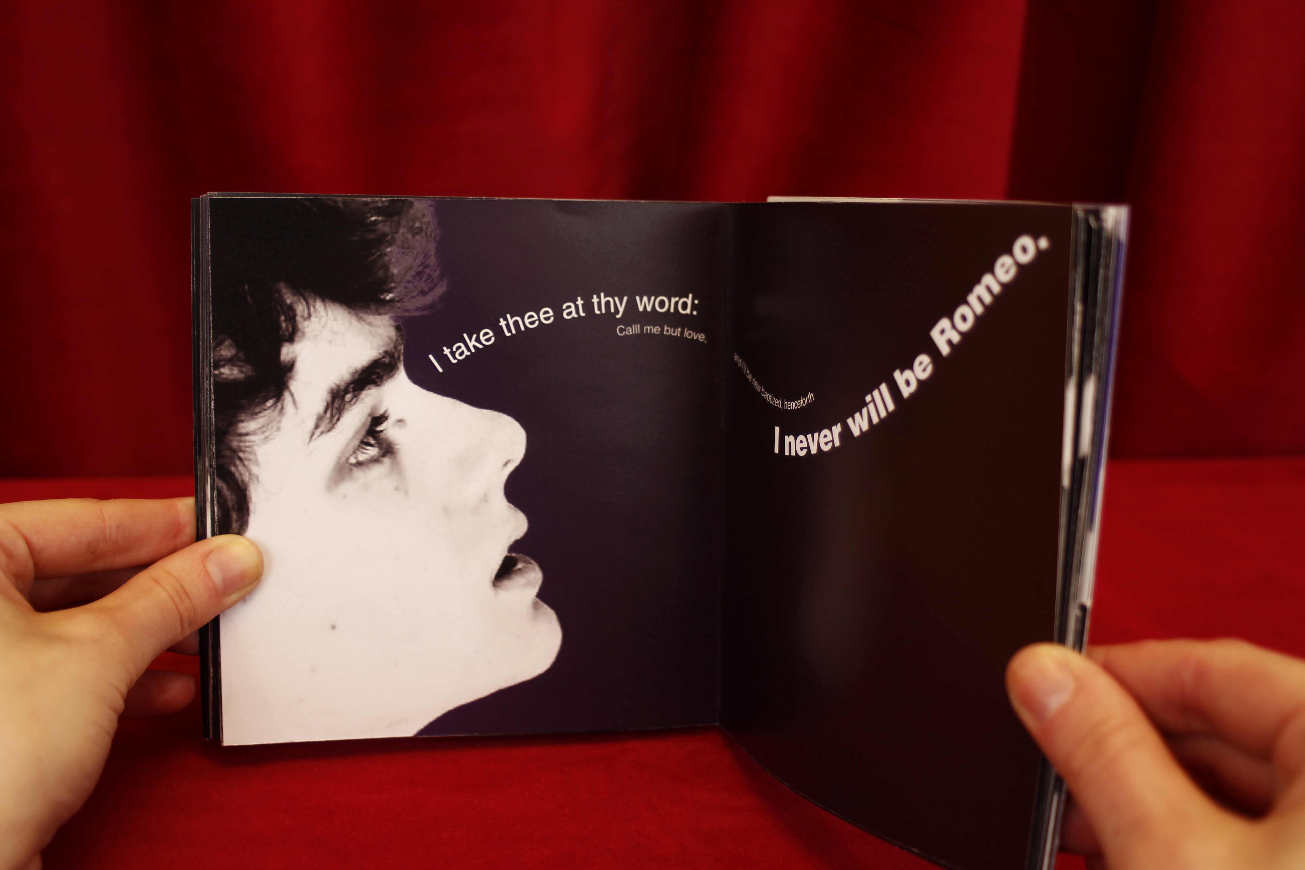 Romeo & Juliet (Sheakespeare: From Stage to Page)