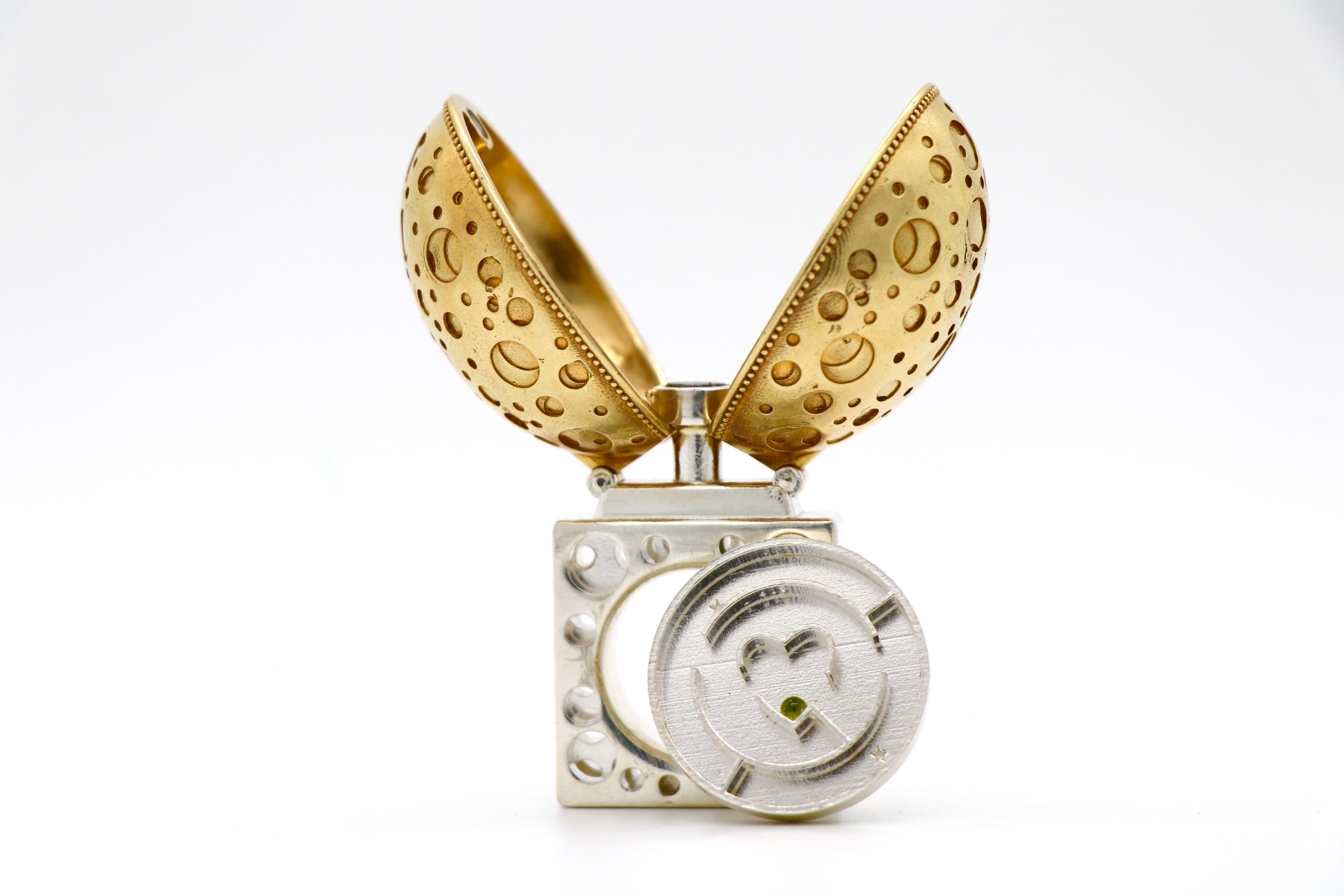 Eggshell-shaped Ring