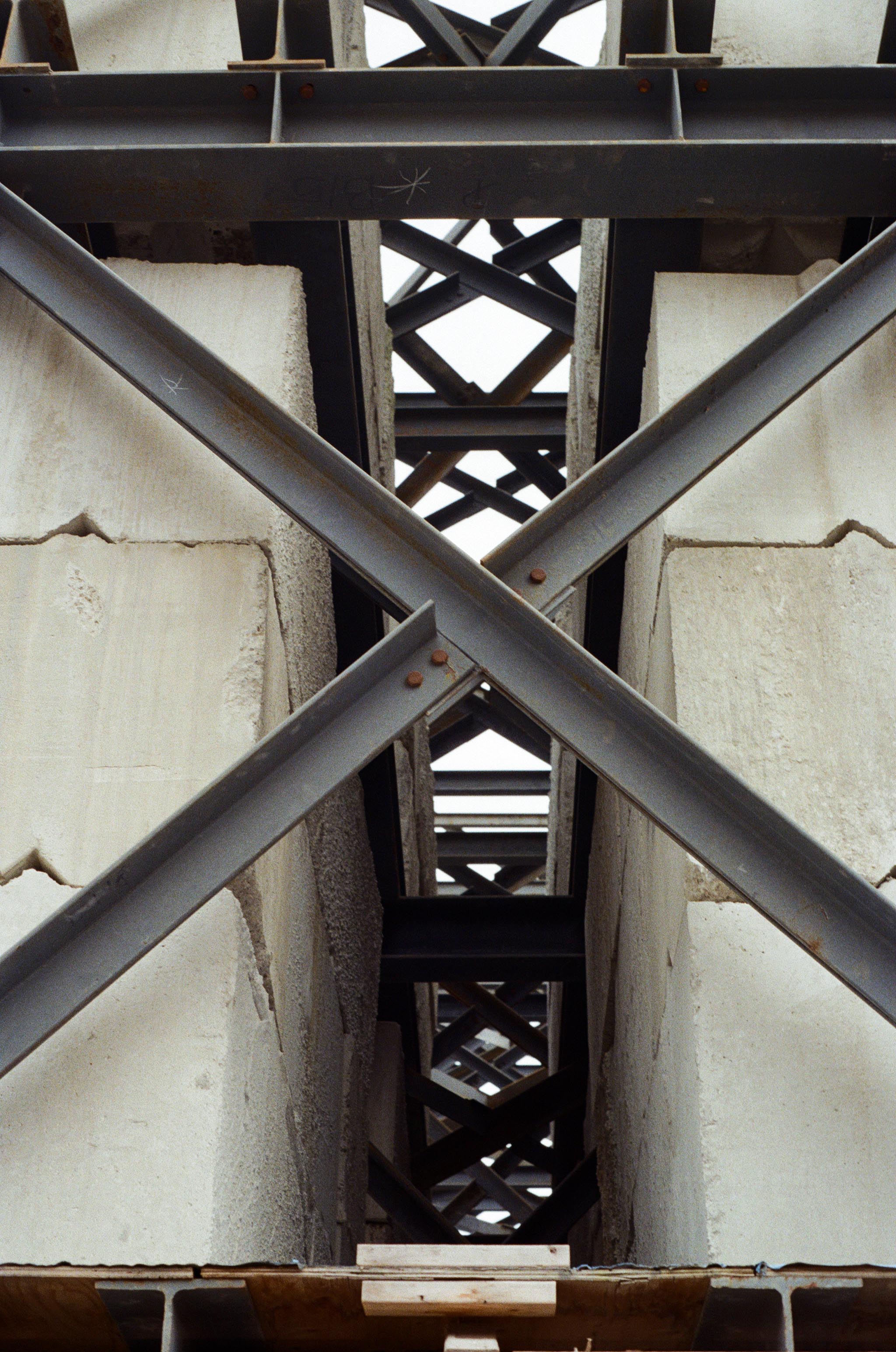 Dérives or How a fragility was overcome (but not in this book)