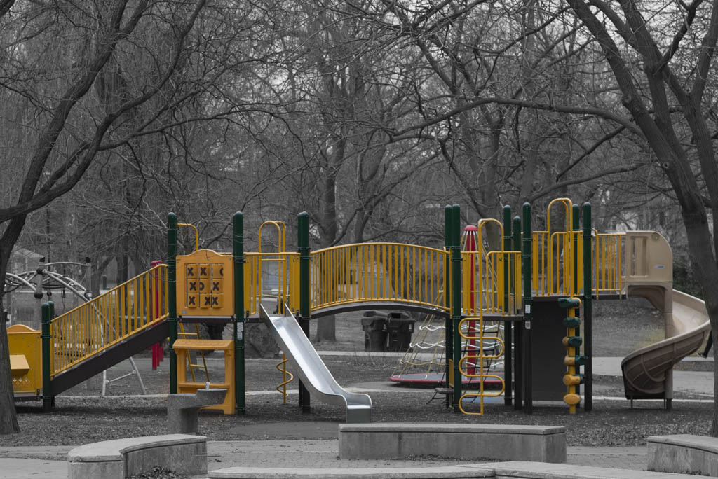 Colourless life, Colourful Playground