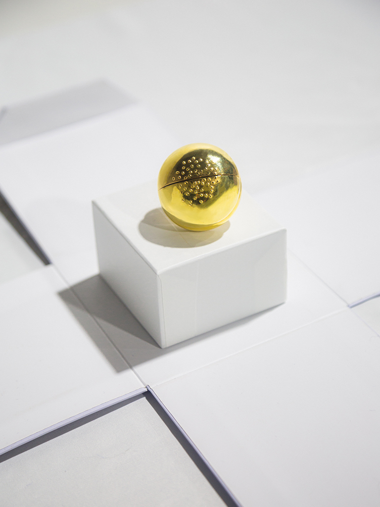 FOOD LOTTERY (Burger collar pin)